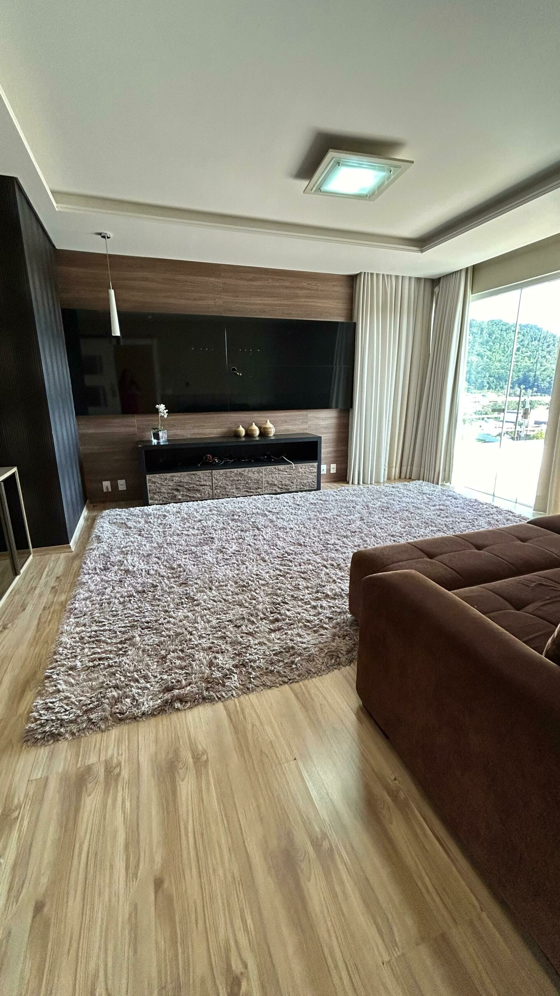 Imagem do Casa com piscina em condomínio Residencial  Fechado no bairro Jaraguá Esquerdo